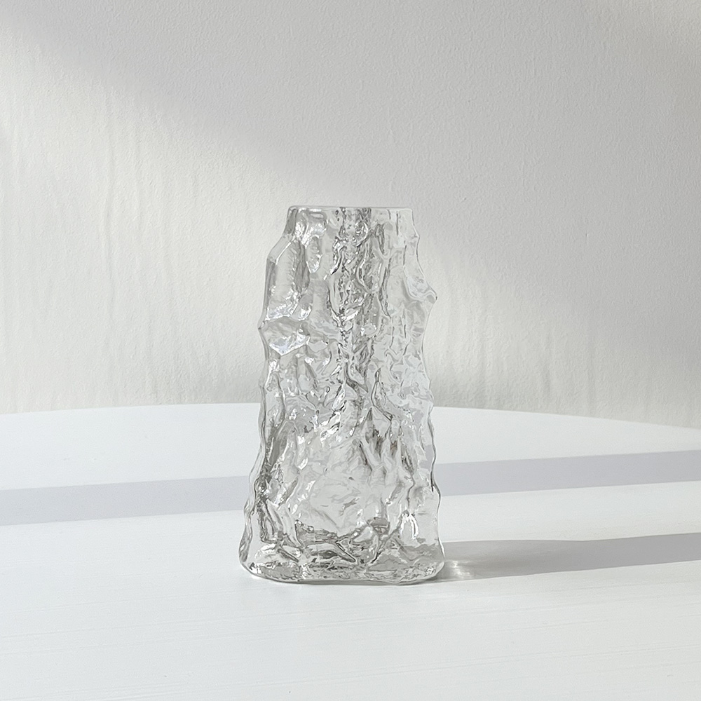 Bumpy Pattern Block Glass Vase