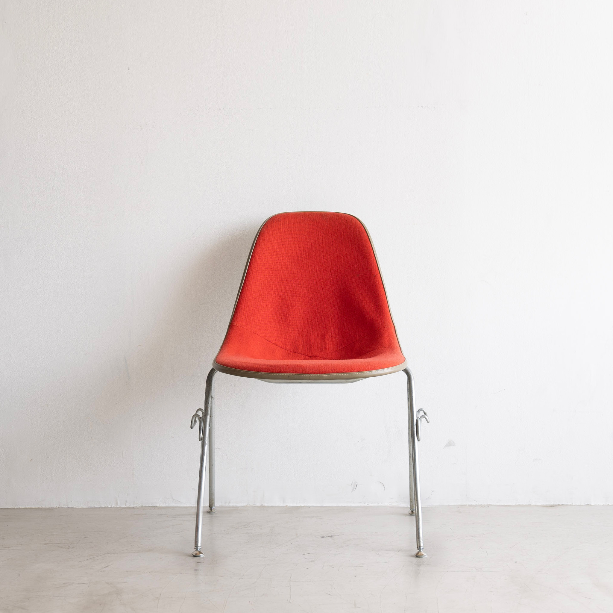 Herman Miller Charles &amp; Ray Eames Textile Fiberglass DSS Shell Chair - 02