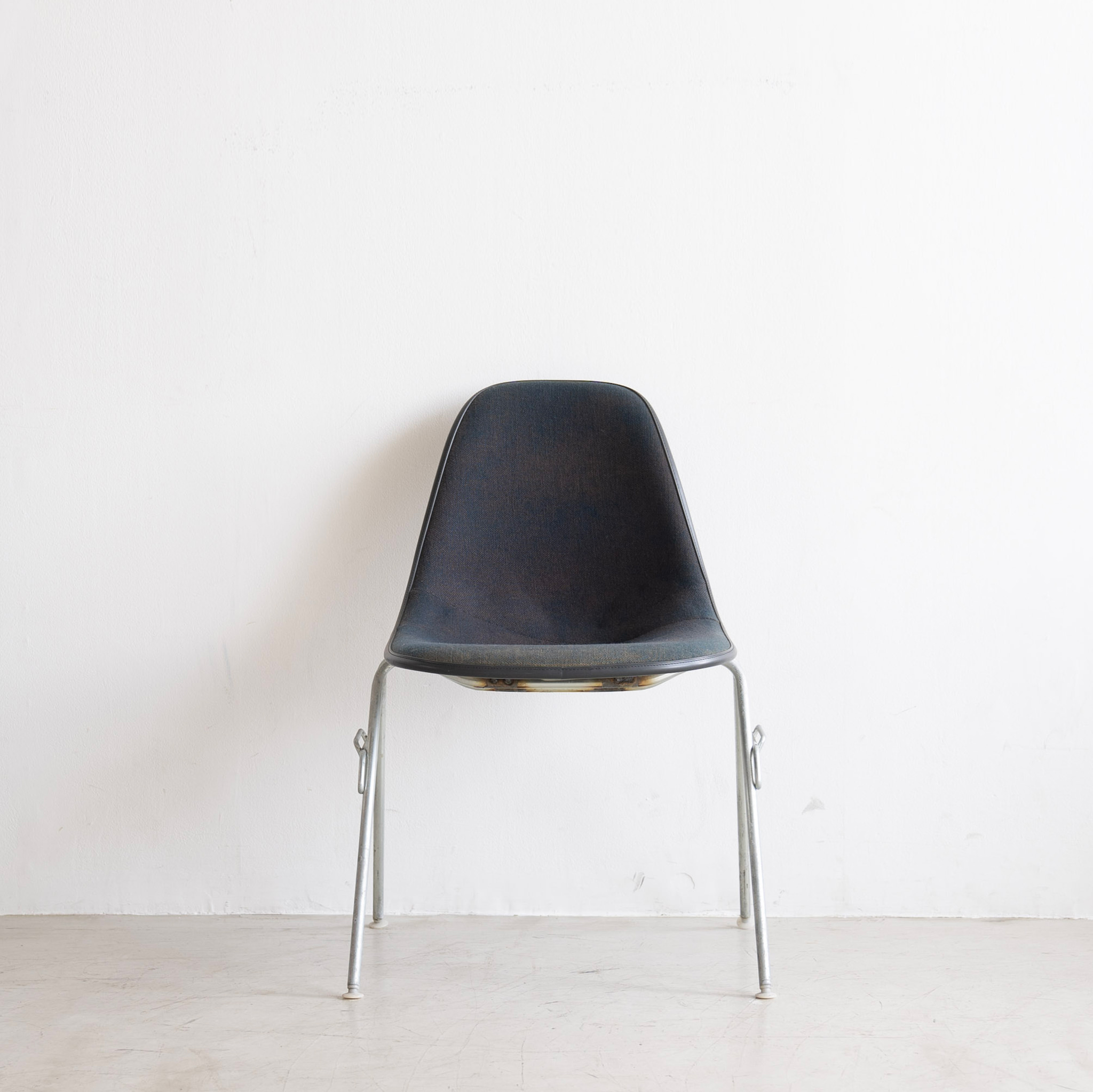 Herman Miller Charles &amp; Ray Eames Textile Fiberglass DSS Shell Chair - 04