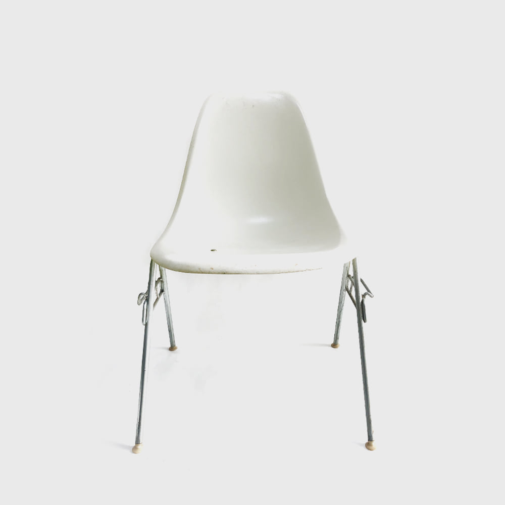 Herman Miller Charles &amp; Ray Eames Fiberglass DSS Shell Chair - 07