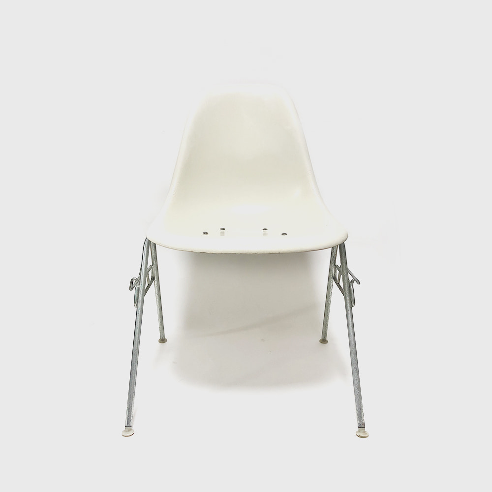 Herman Miller Charles &amp; Ray Eames Fiberglass DSS Shell Chair - 08