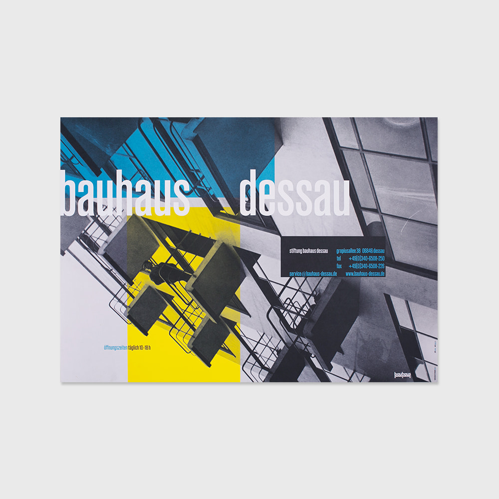 [ARCHITECTURE] Bauhaus motif facade with balconies (2003)