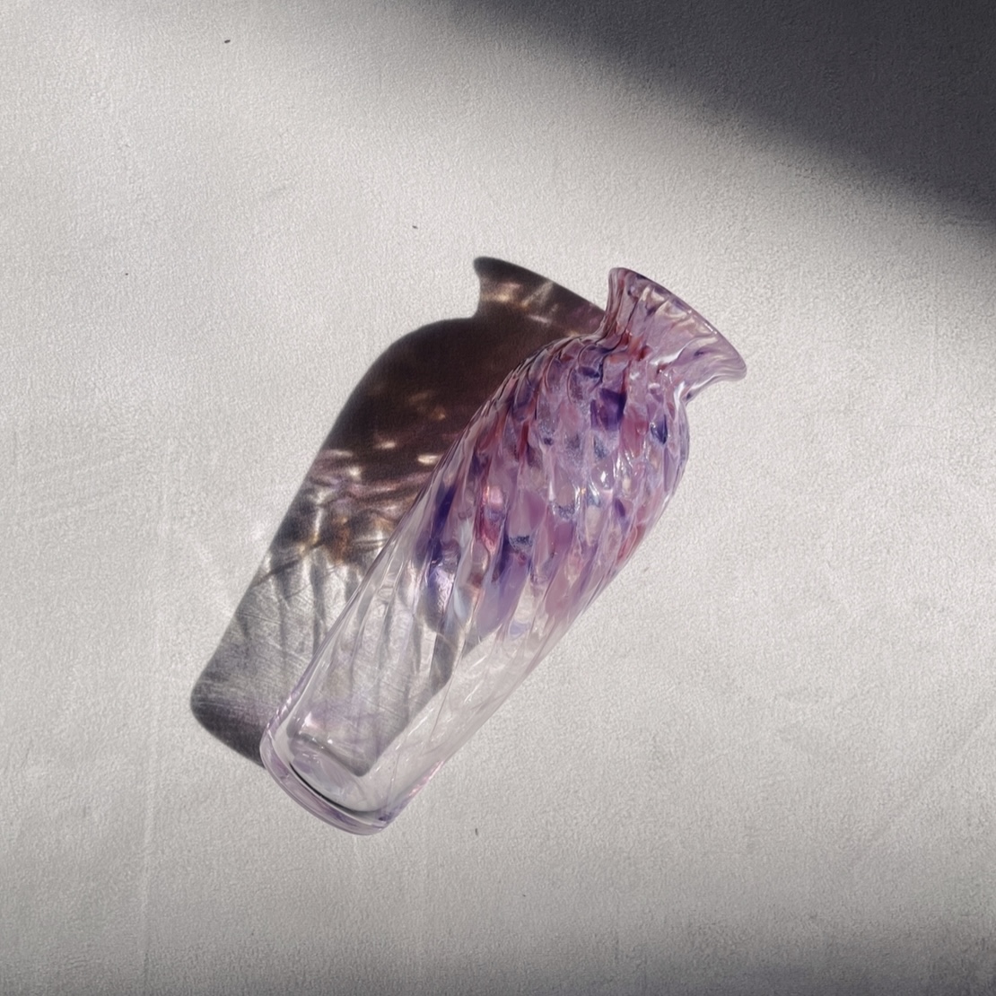 Mottled Lavender Marble Confetti Optic Art Glass Vase  2009